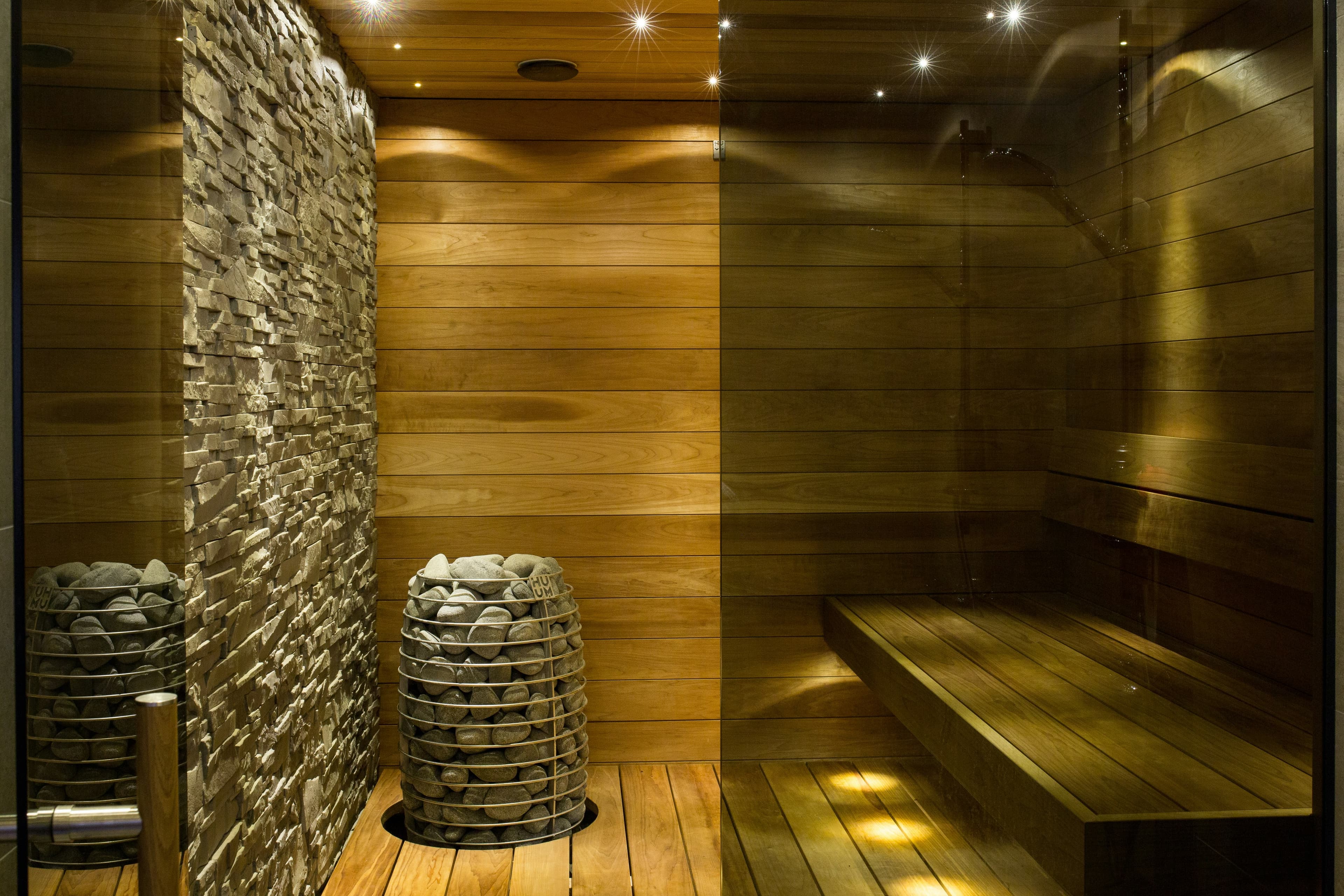 Salle de sauna en bois naturel